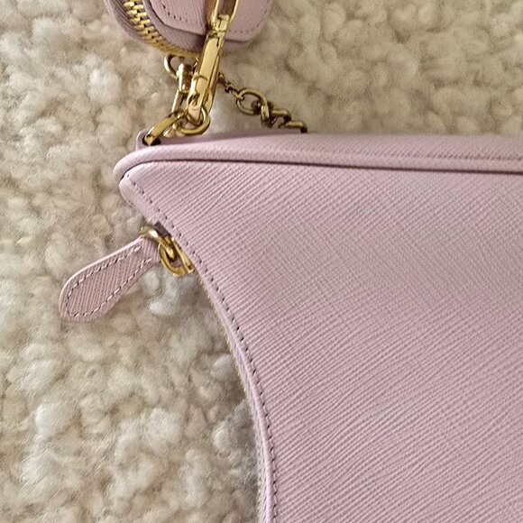 SALE PRADA Authentic  Re-Edition 2005 Saffiano leather bag  PINK! BRAND NEW! - Picture 4 of 9